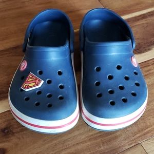 Boys Croc clog w/superman jibbitz